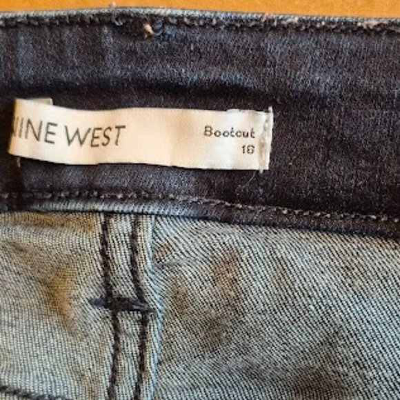 Nine West women's boot cut indigo blue jeans.  Like New, size 16 - Picture 3 of 11